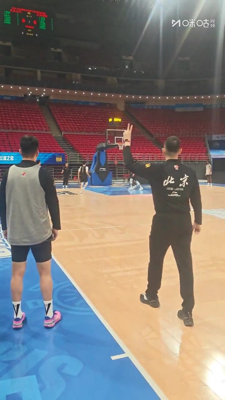 C7模拟器-北京男篮公开训练！新援麦基首次亮相 周琦赵睿火线回归