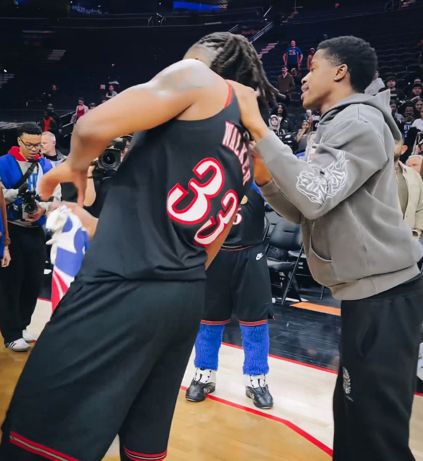 C7电子-乔治替身是他？72万锋线背靠背轰42+17 赛场舞蹈引爆费城球馆